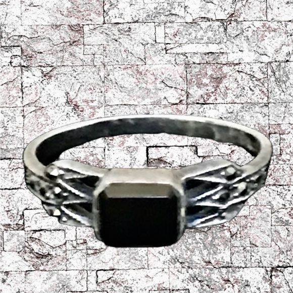 EUC! STERLING SILVER FAUX BLACK STONE - Picture 2 of 5